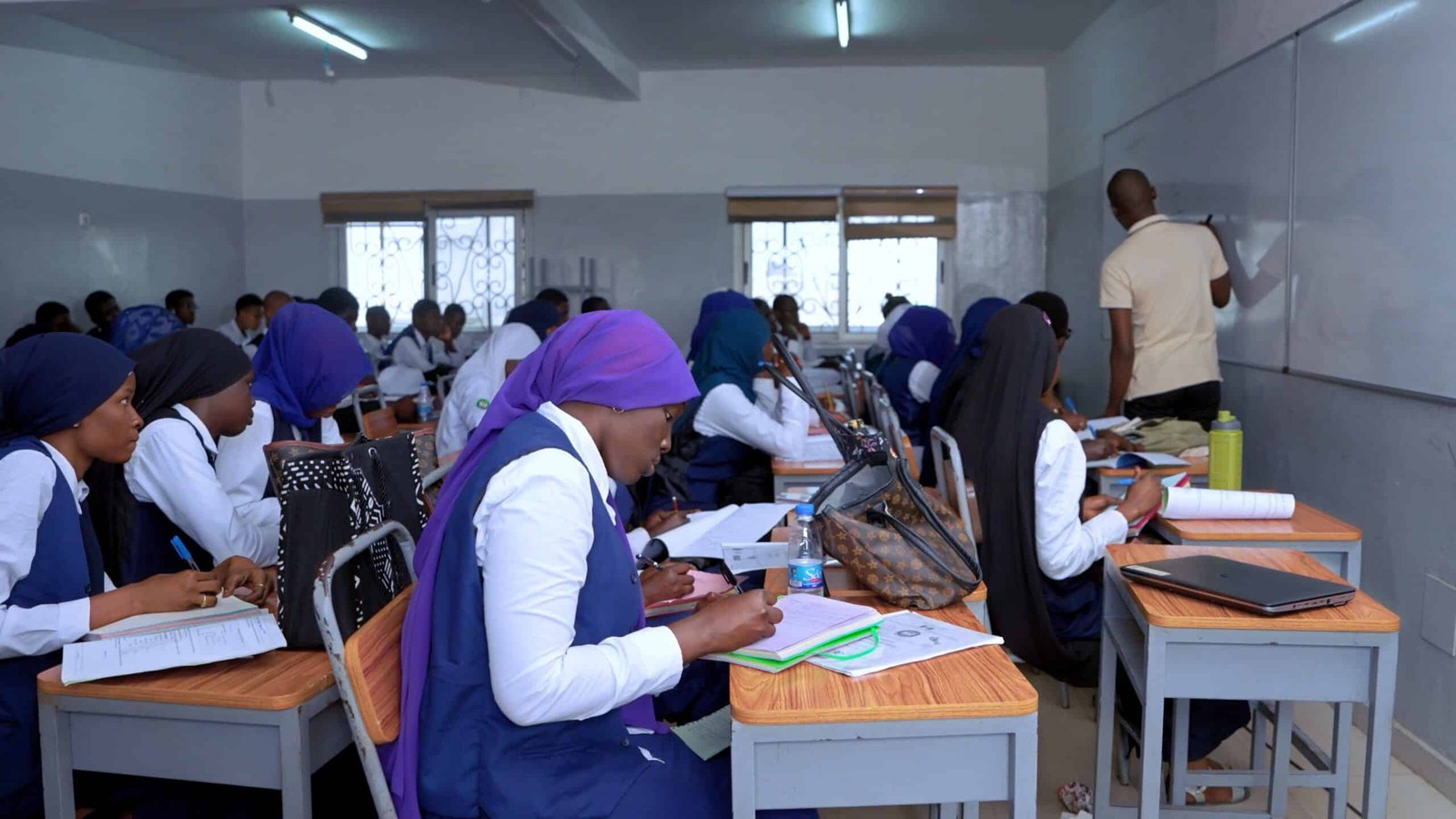 université cheikh ahmadou bamba,UCAB,enseignement supérieur Sénégal,formation diversifiée,insertion professionnelle