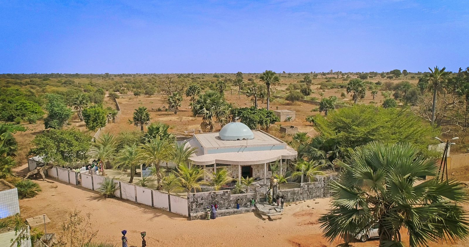 Découvrez la beauté du mausolée de Sokhna Asta Walo Mbacké par drone